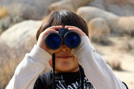 binoculars-100590_960_720_450_850_crp